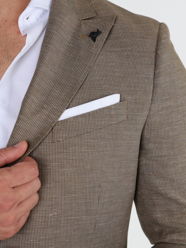 Structured linen suit