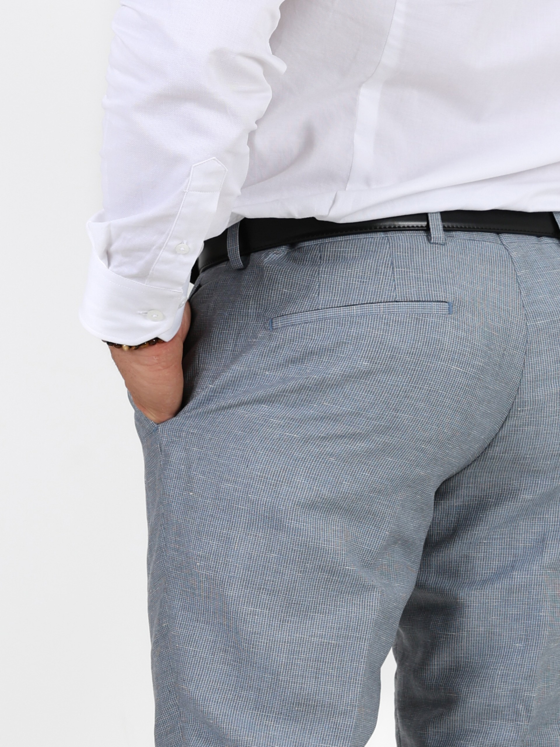 Traje de lino con estructura