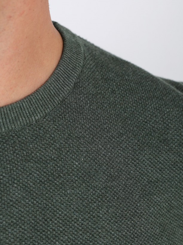 Cotton knit sweater with a round neck