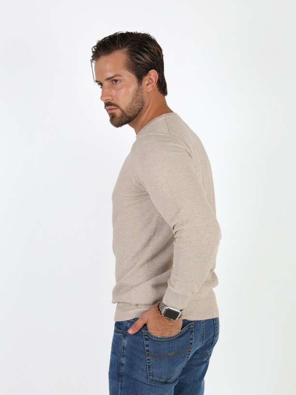 Cotton knit sweater with a round neck