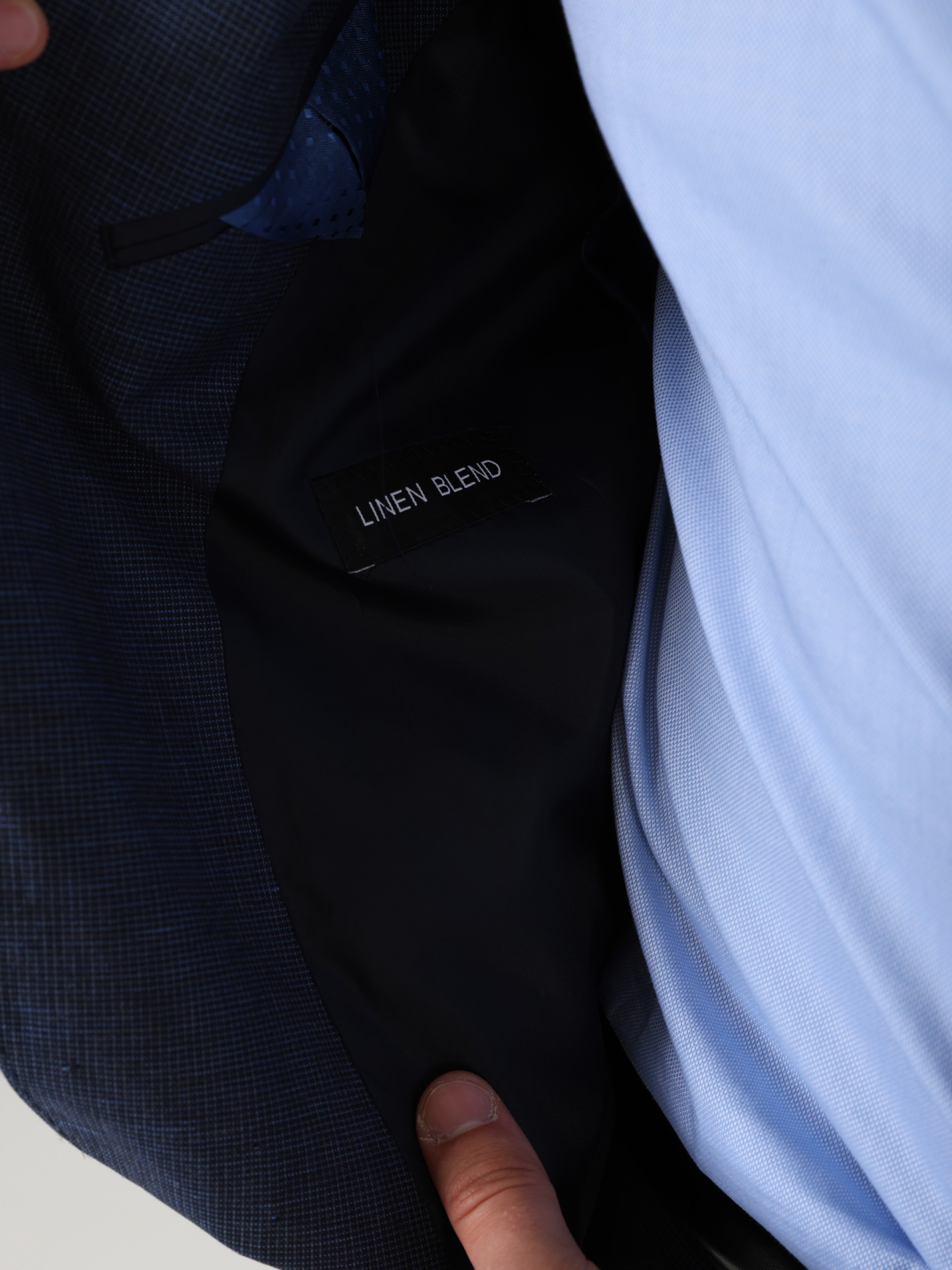 Traje de lino con estructura