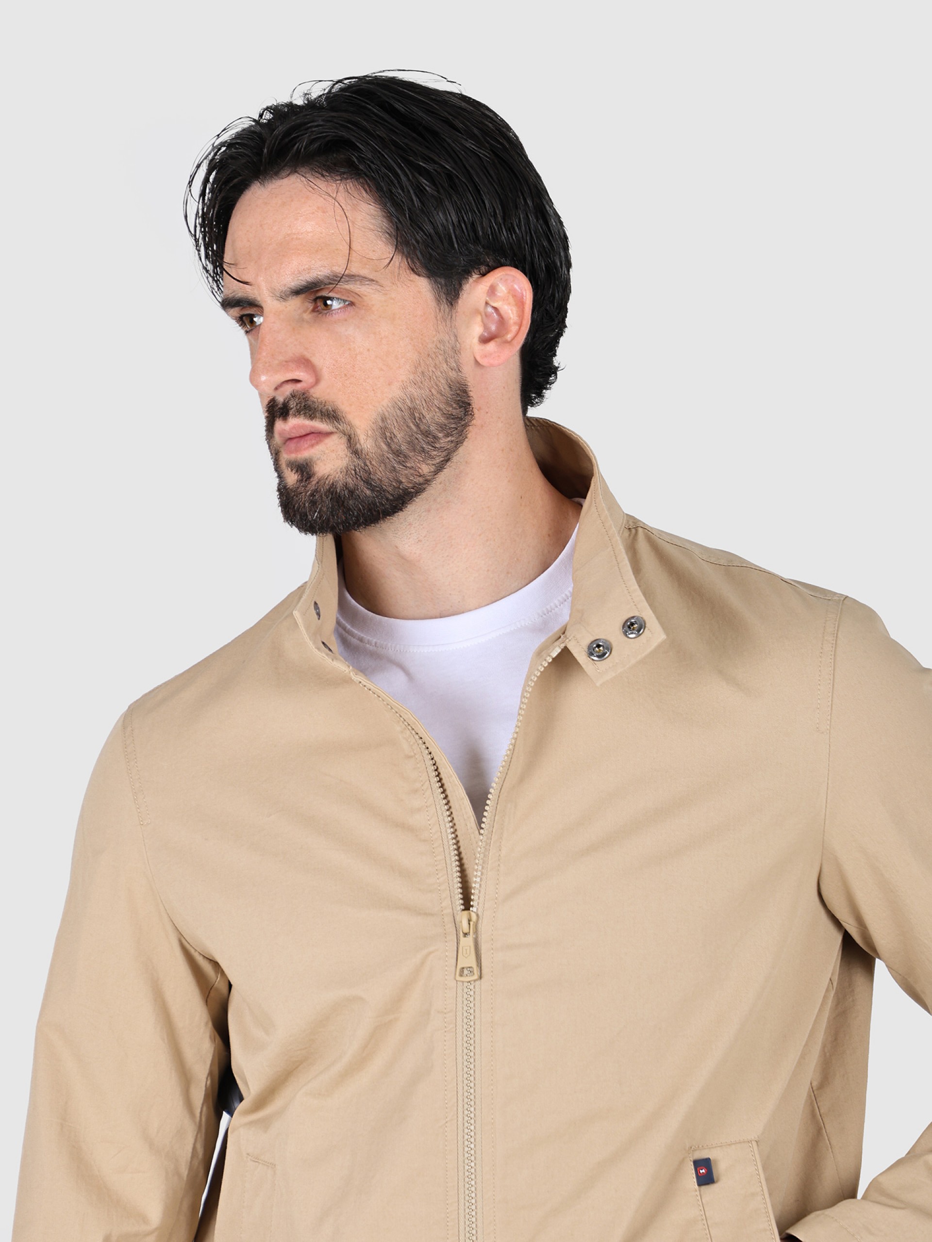 Chaqueta de algodón liso con cuello alto