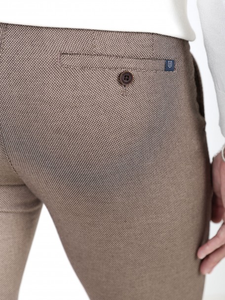 Pantalones chino con patrón Pantalones chino con patrón