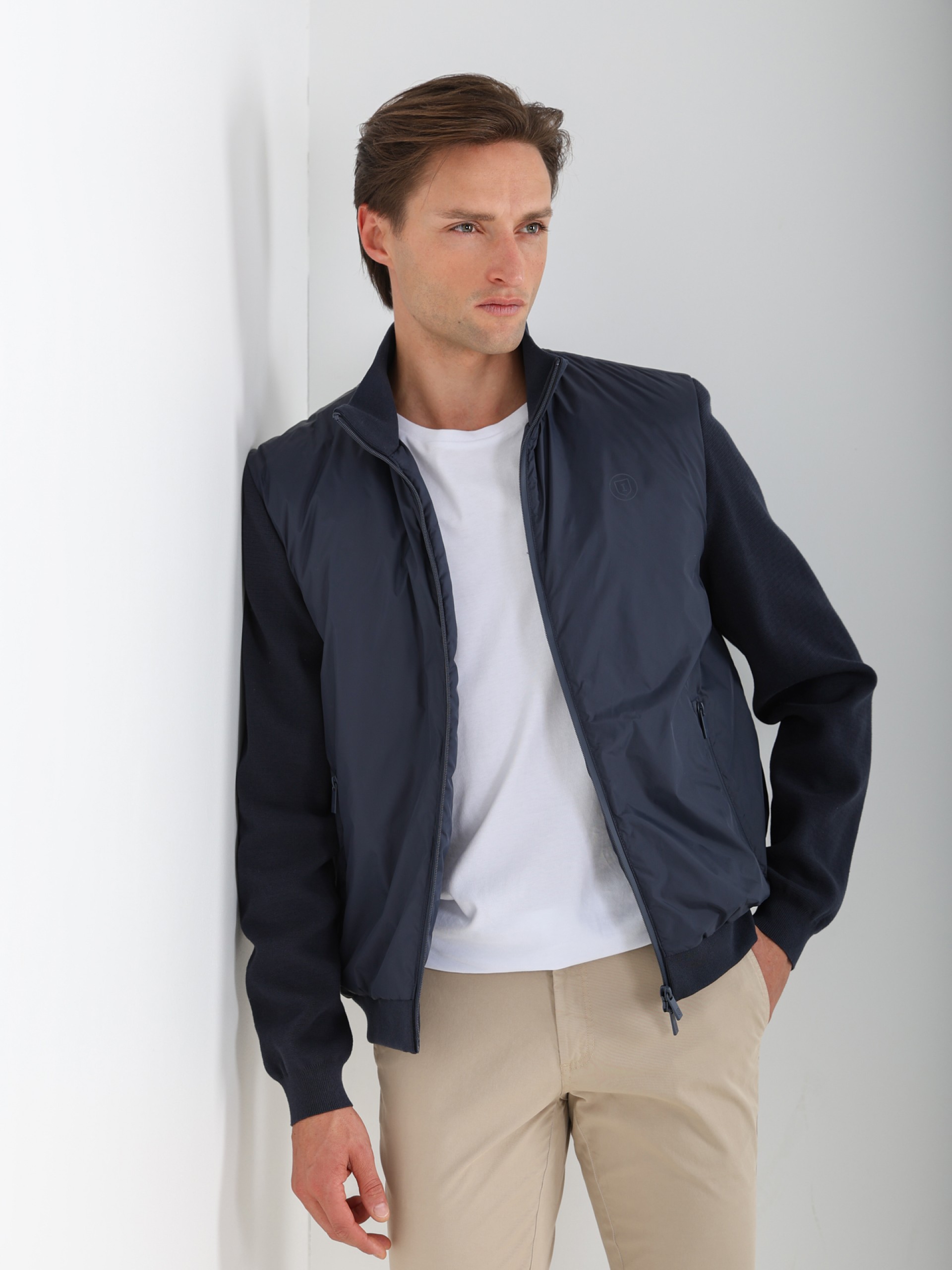 Blusão bomber elástico combinado