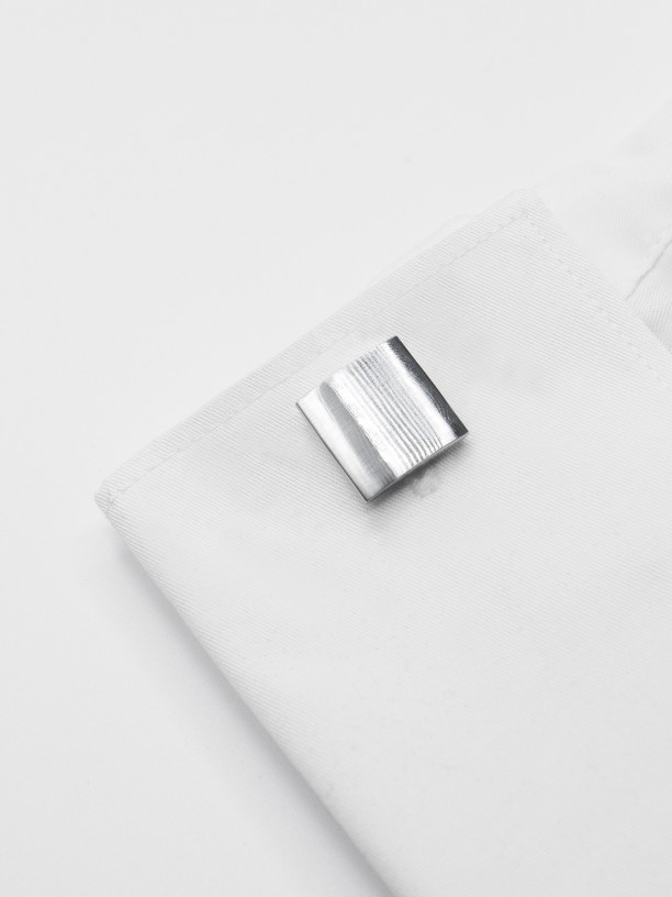 Metallic cufflinks