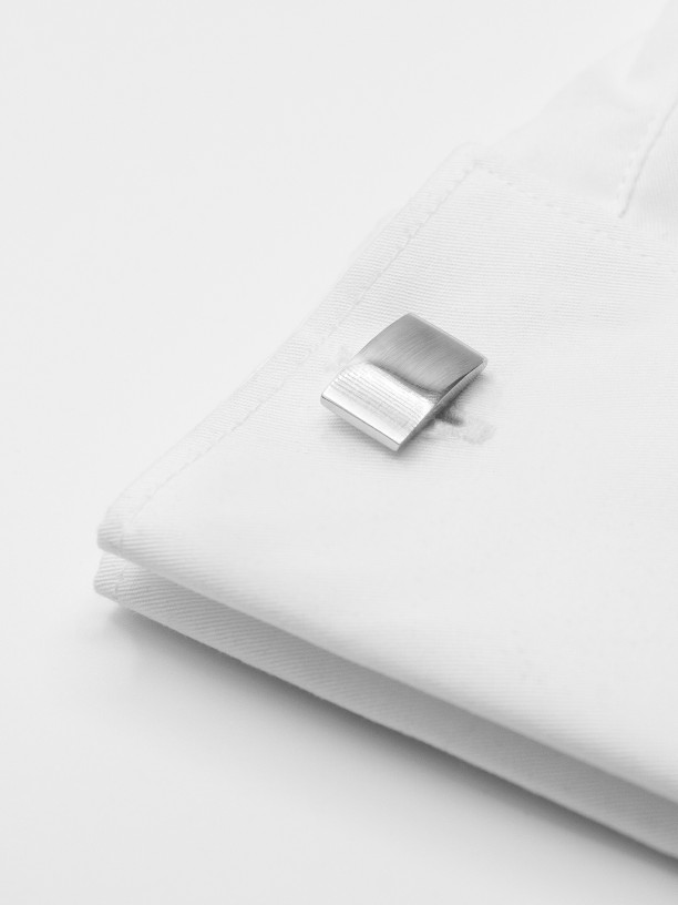 Metallic cufflinks