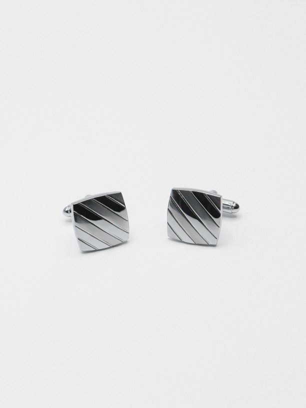 Metallic cufflinks