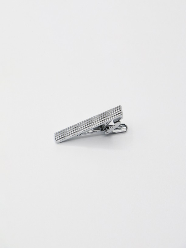 Patterned tie pin