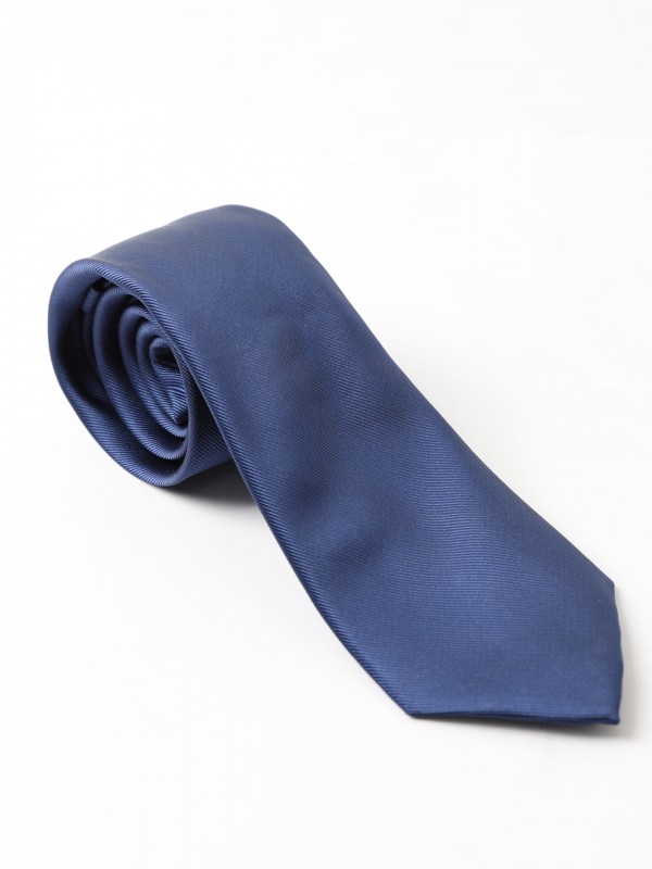 Elegant regular fit tie