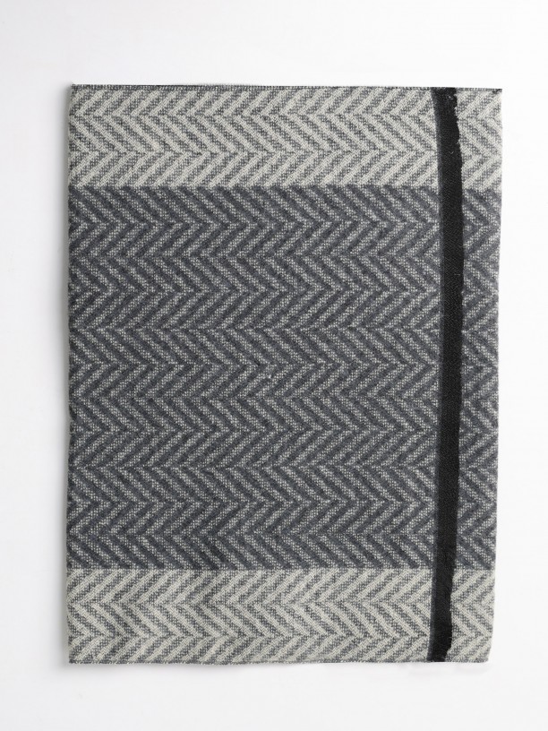 Scarf with pattern