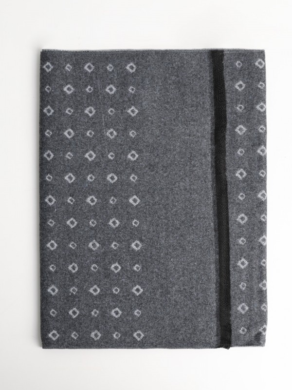 Scarf with pattern