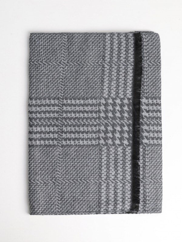 Scarf with pattern