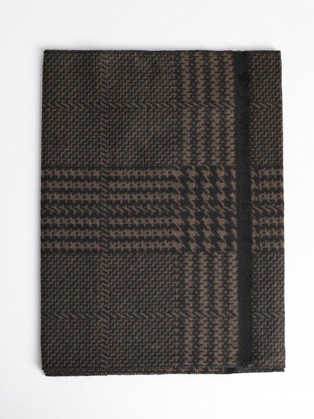 Scarf with pattern