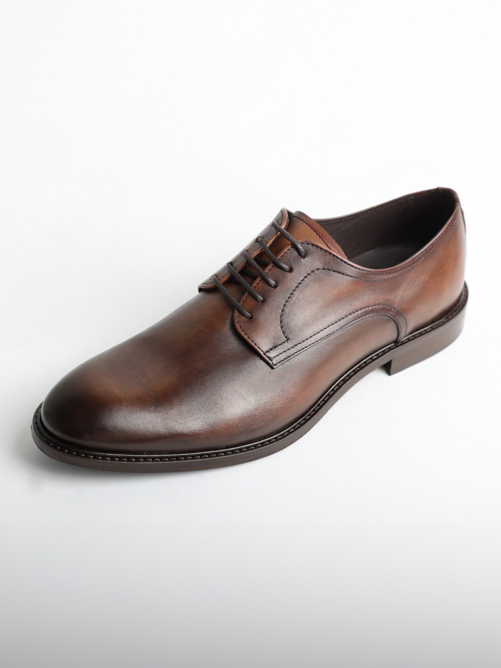 Zapato cl�sico liso de piel