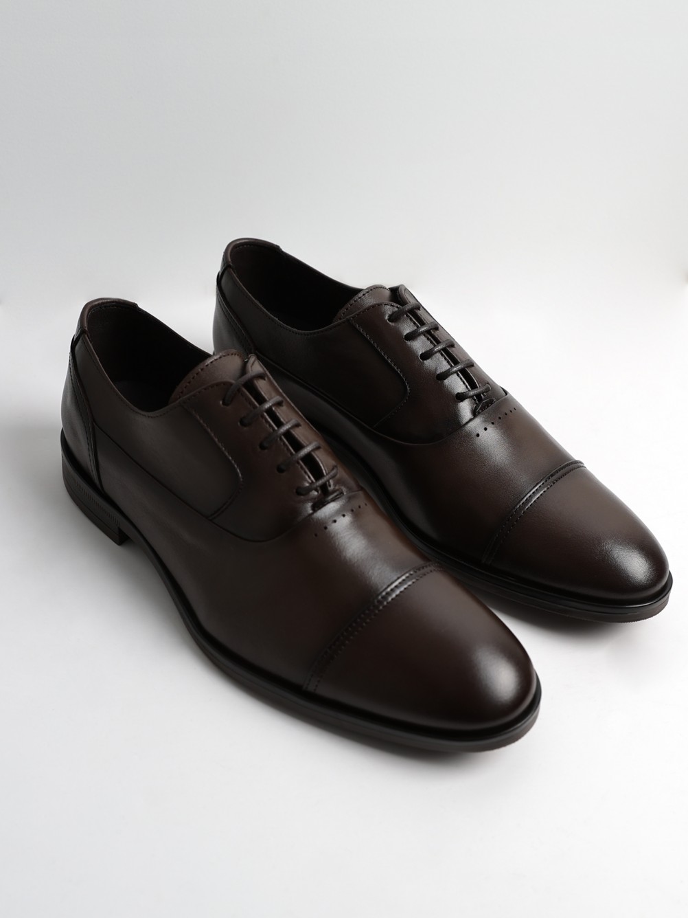 Zapato clásico liso de piel