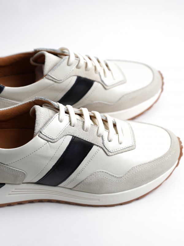 Sapatilha com pormenor lateral Sapatilha com pormenor lateral