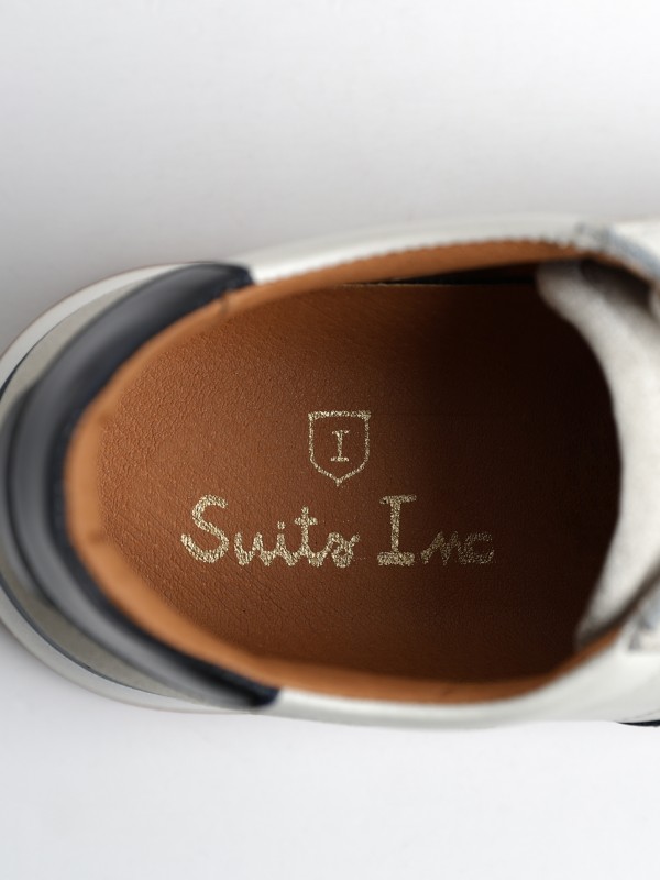 Sapatilha com pormenor lateral Sapatilha com pormenor lateral