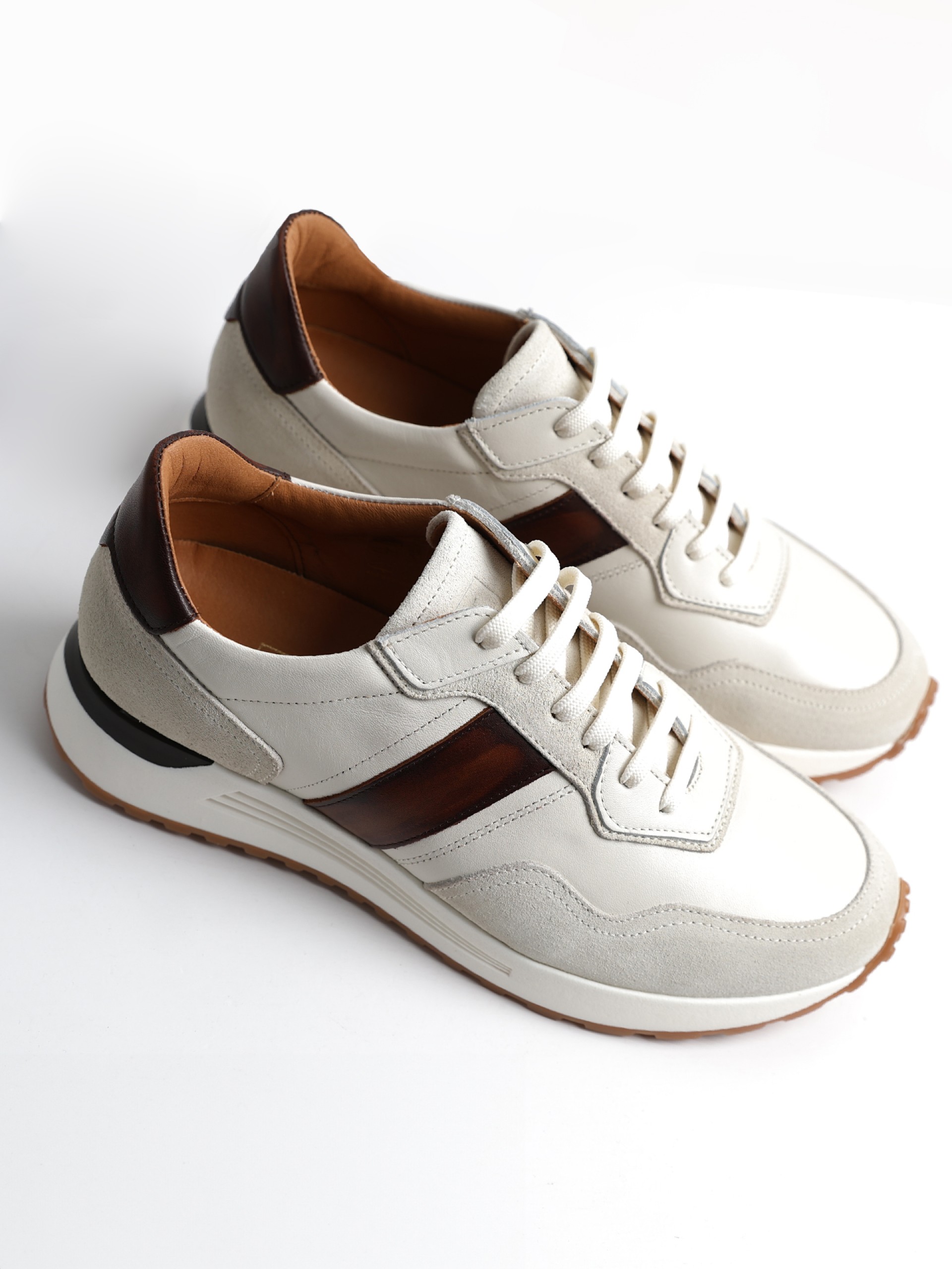 Zapatillas con detalle lateral