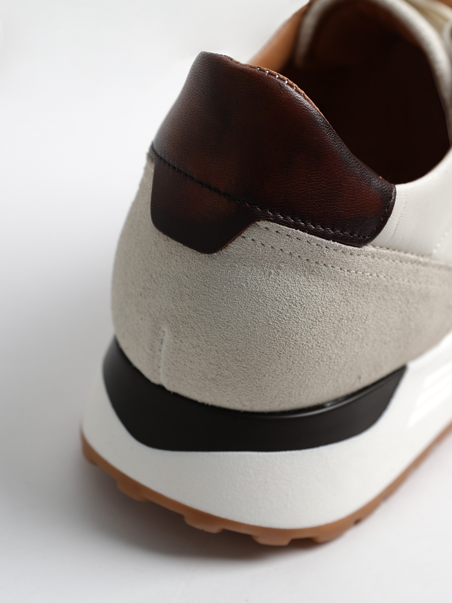 Zapatillas con detalle lateral