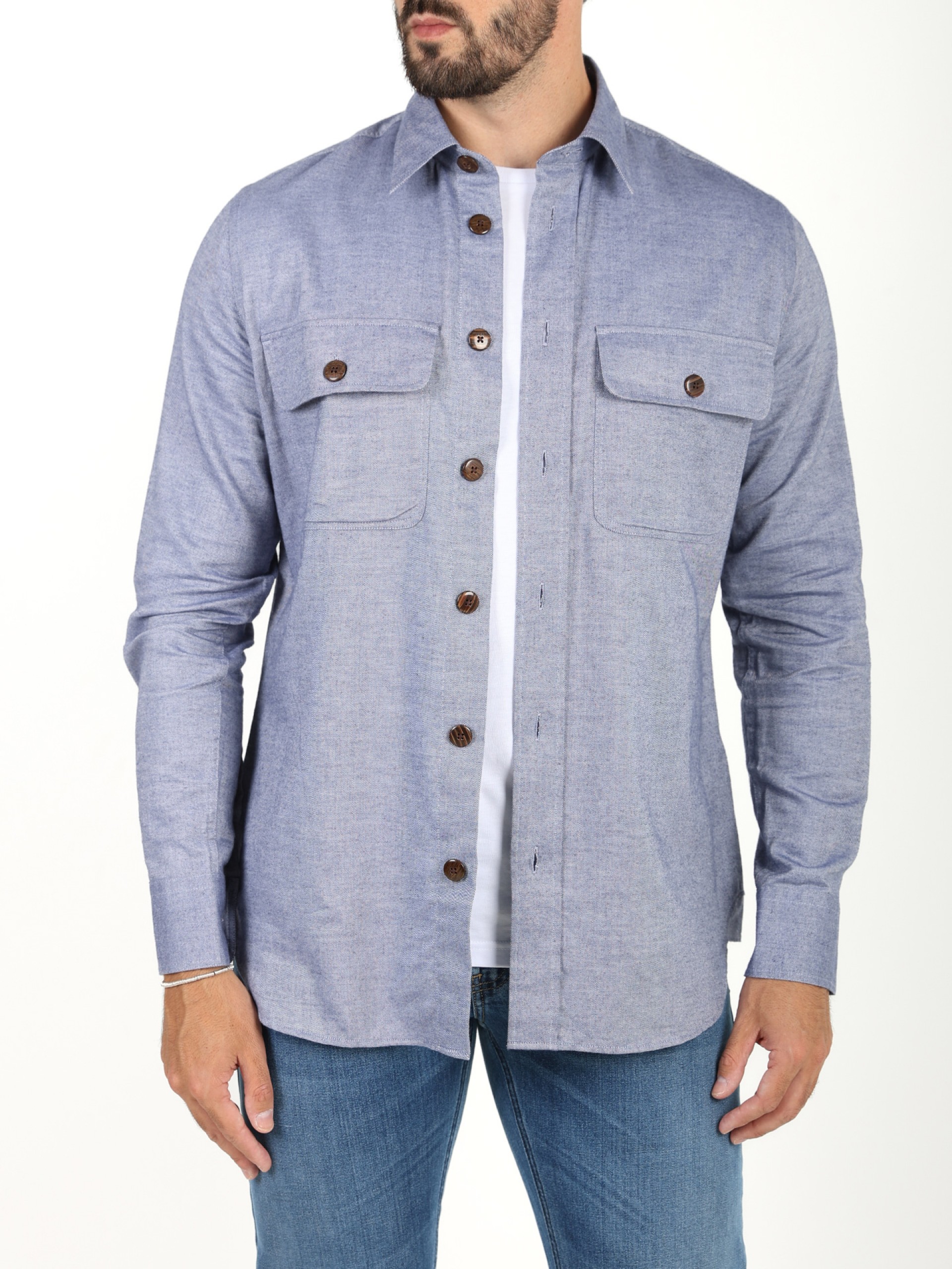 Camisa oversize com bolsos