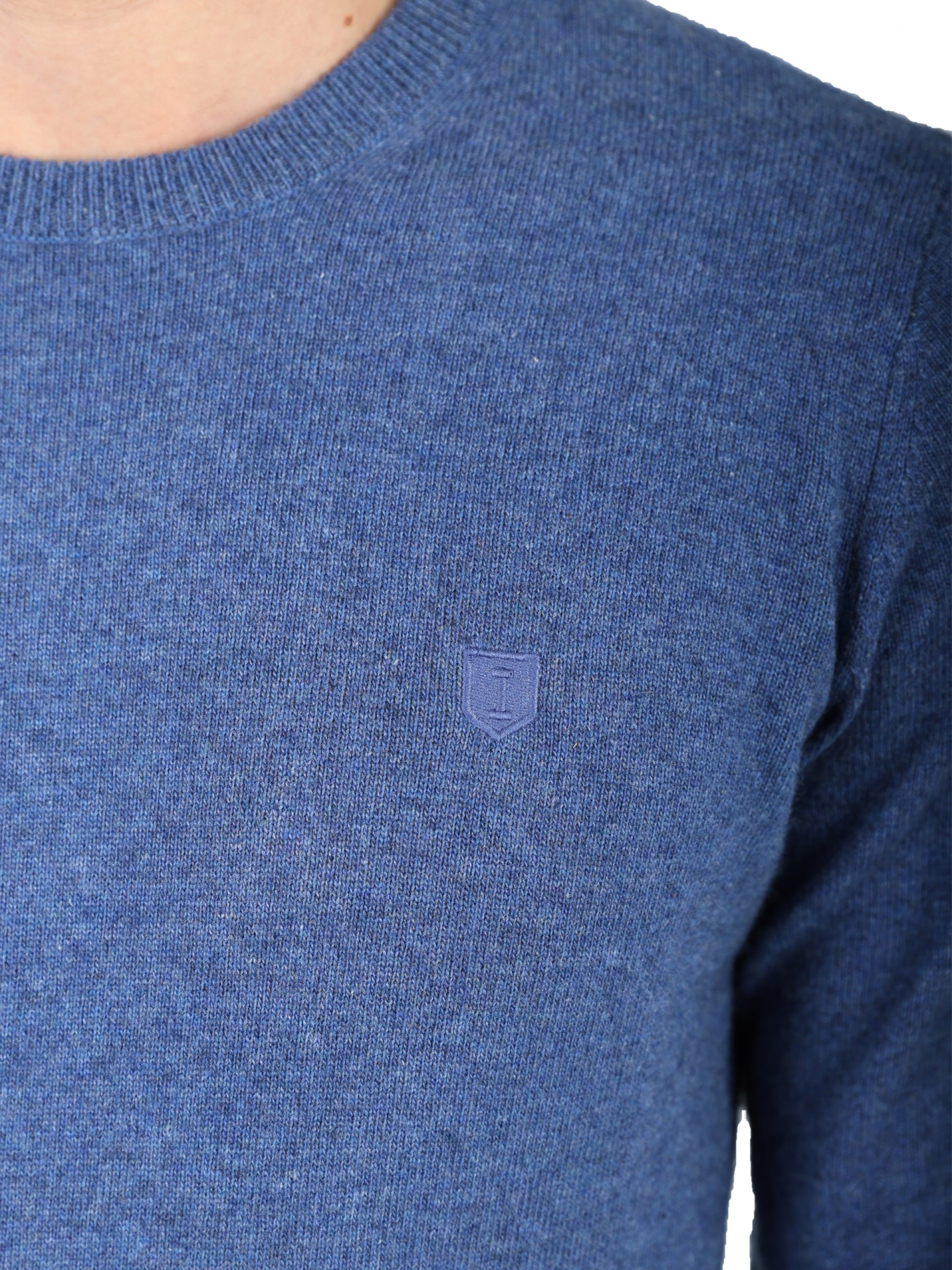 Cashmere crew neck knit