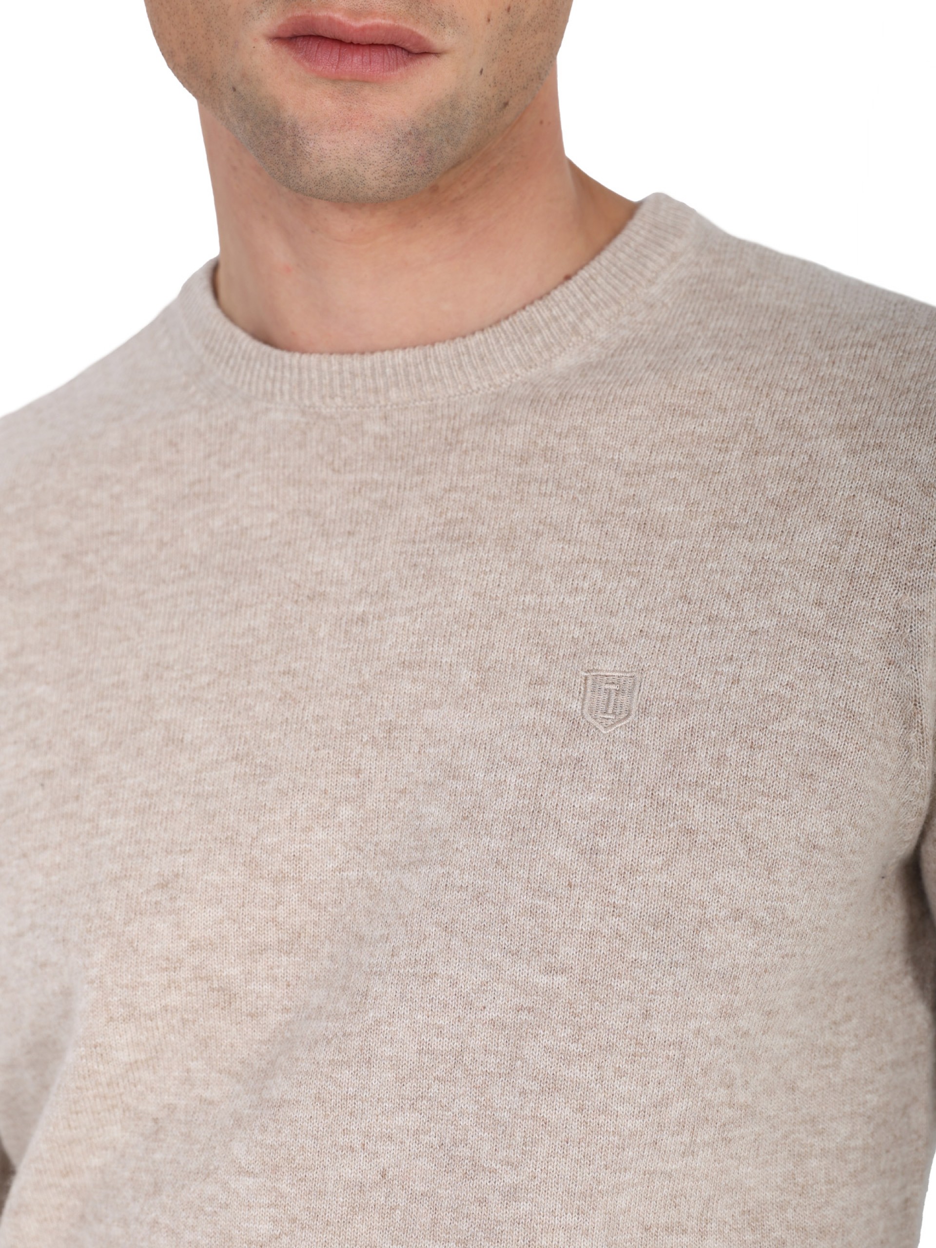 Cashmere crew neck knit