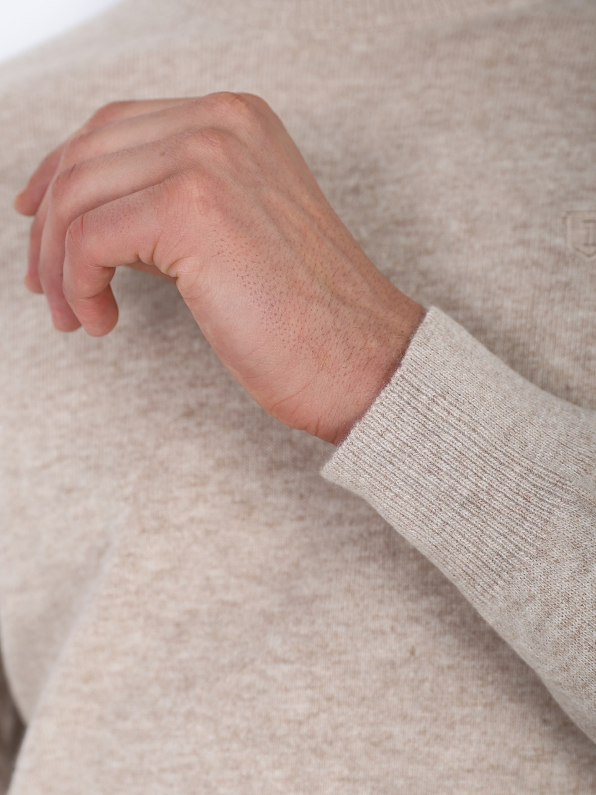 Cashmere crew neck knit