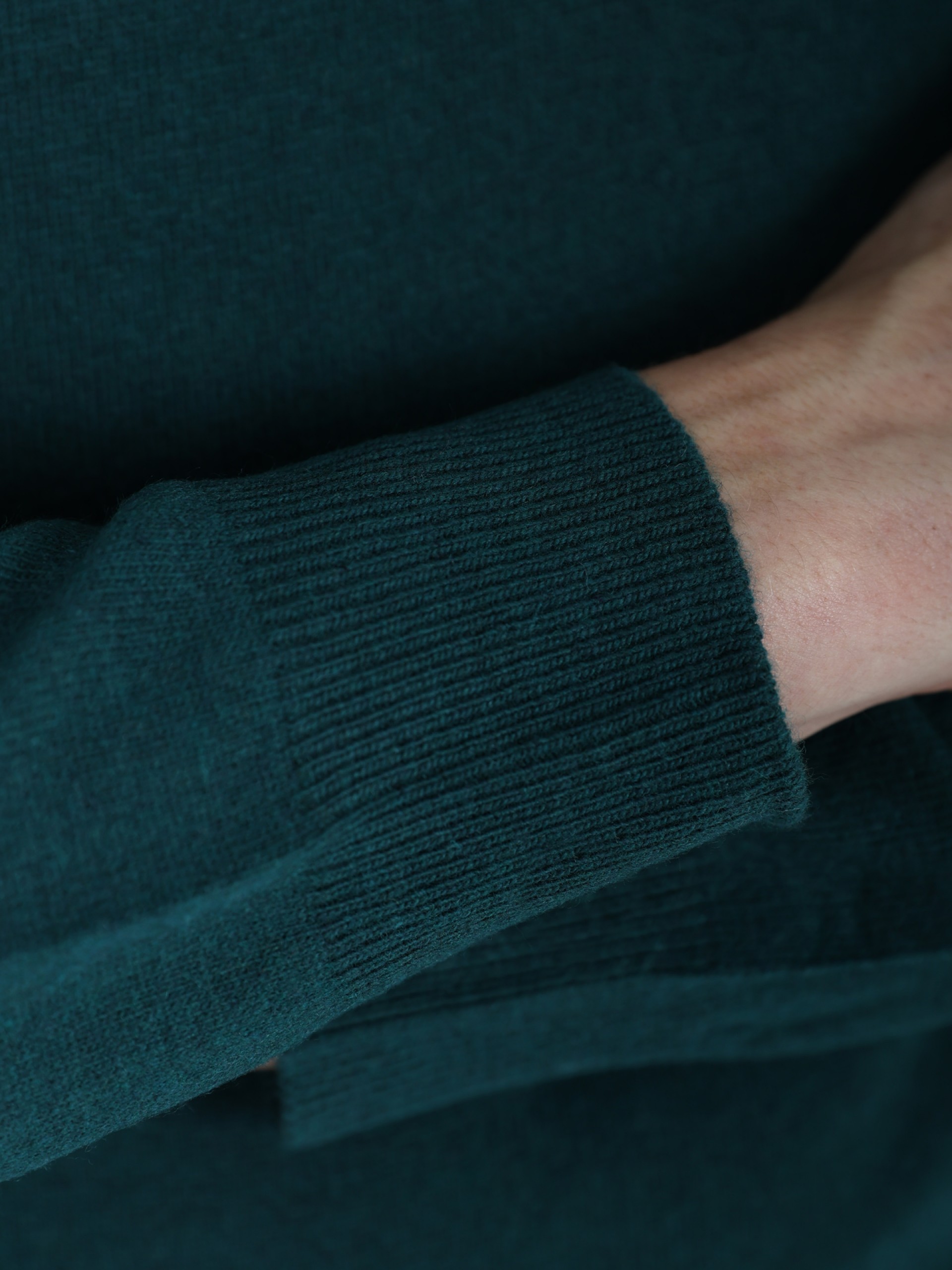 Jersey de cachemira con cuello en V