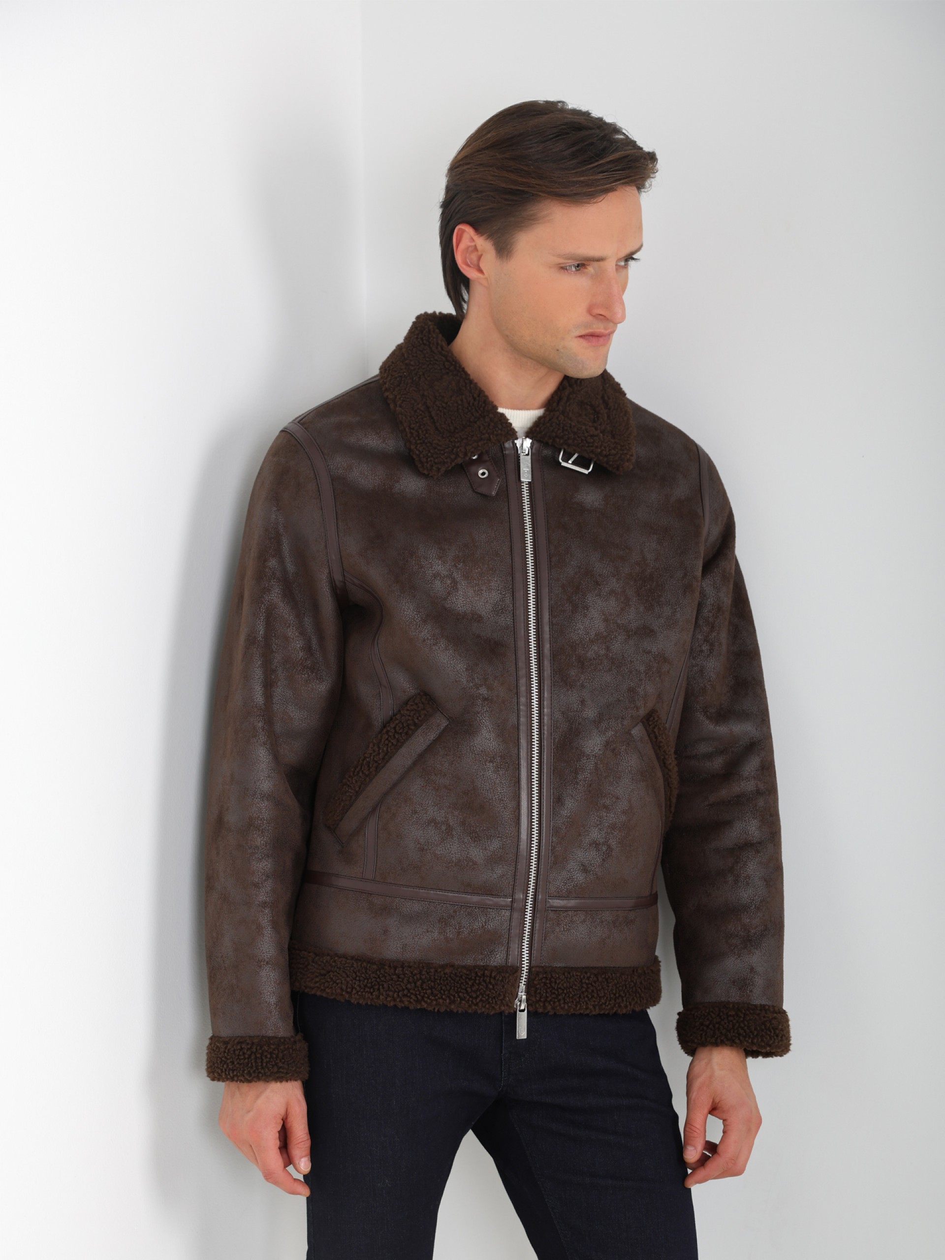 Blusão aviador com pormenores em pêlo