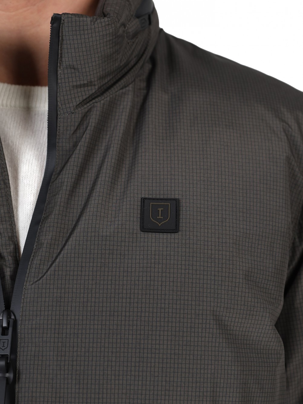 Blus�o t�cnico com capuz
