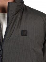Blus�o t�cnico com capuz