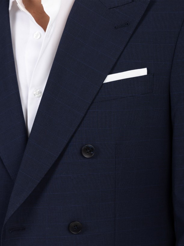 Traje azul cruzado con estampado