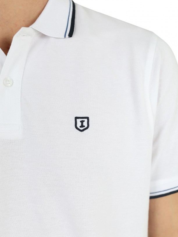 Polo 100% algodão com detalhe na gola e manga Polo 100% algodão com detalhe na gola e manga