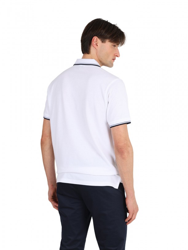 Polo 100% algodão com detalhe na gola e manga Polo 100% algodão com detalhe na gola e manga