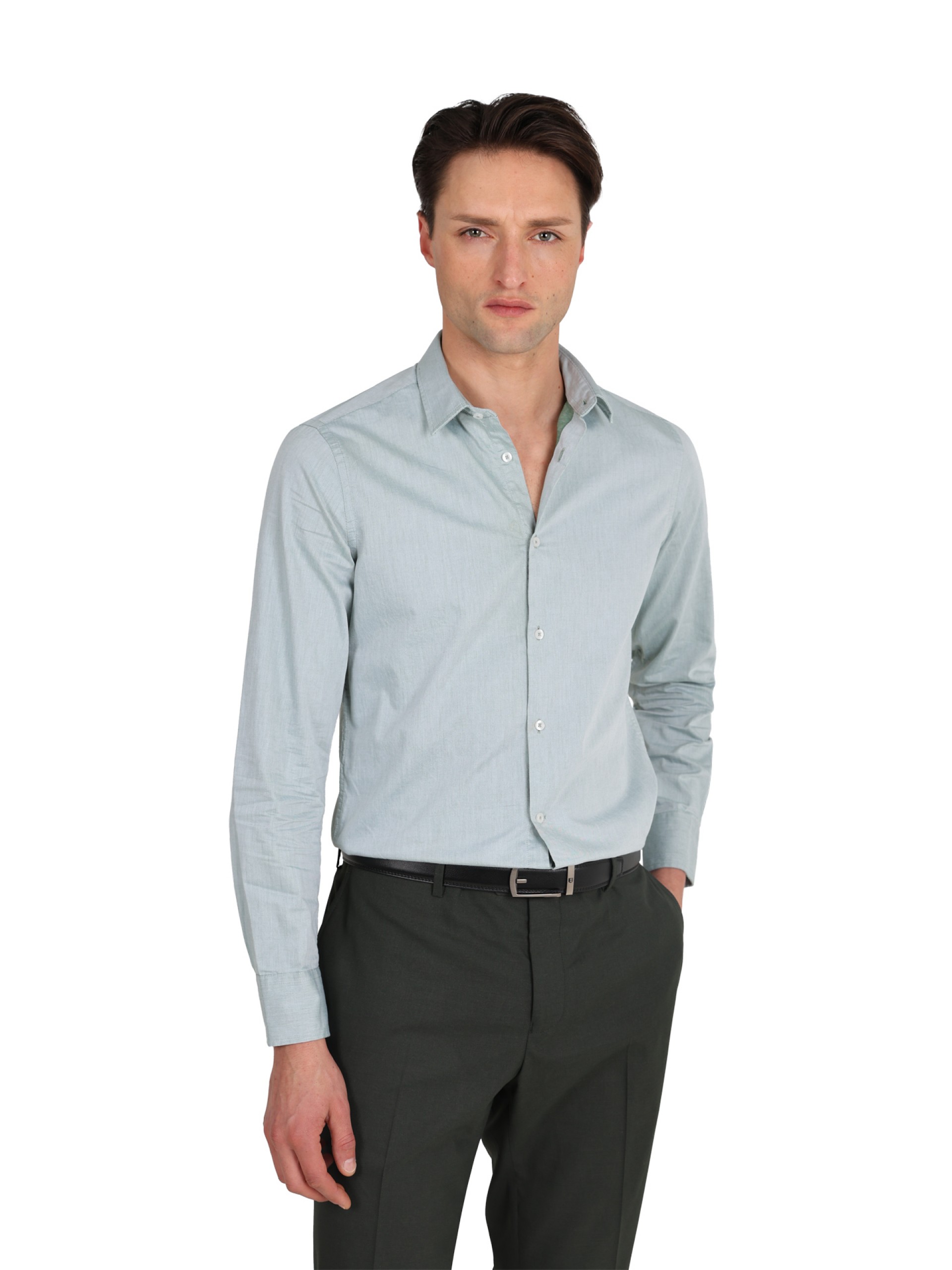 Camisa lisa 100% algodón slim fit