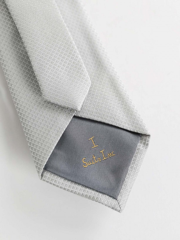 Elegant regular fit tie