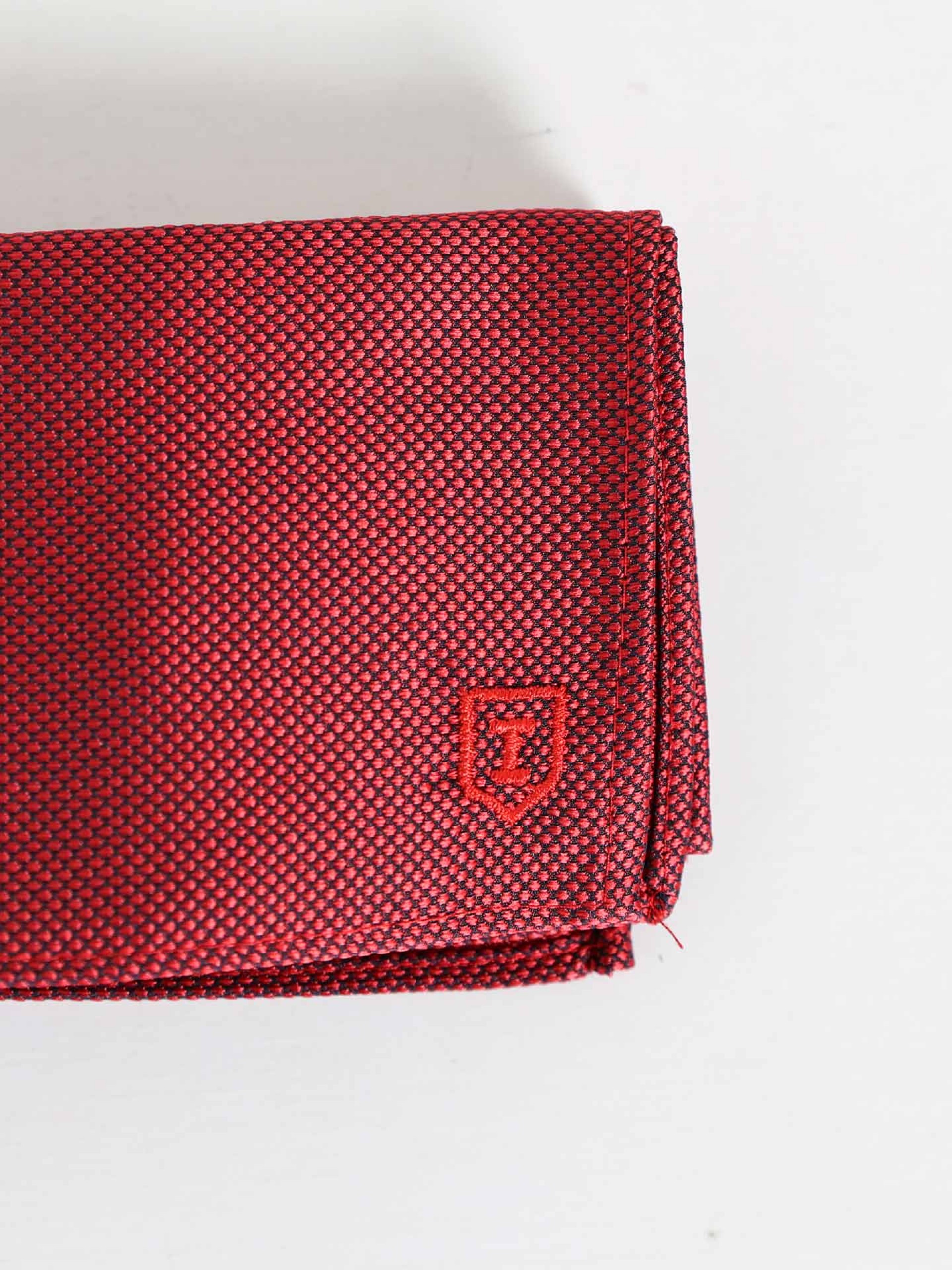 Tie and pocket square set