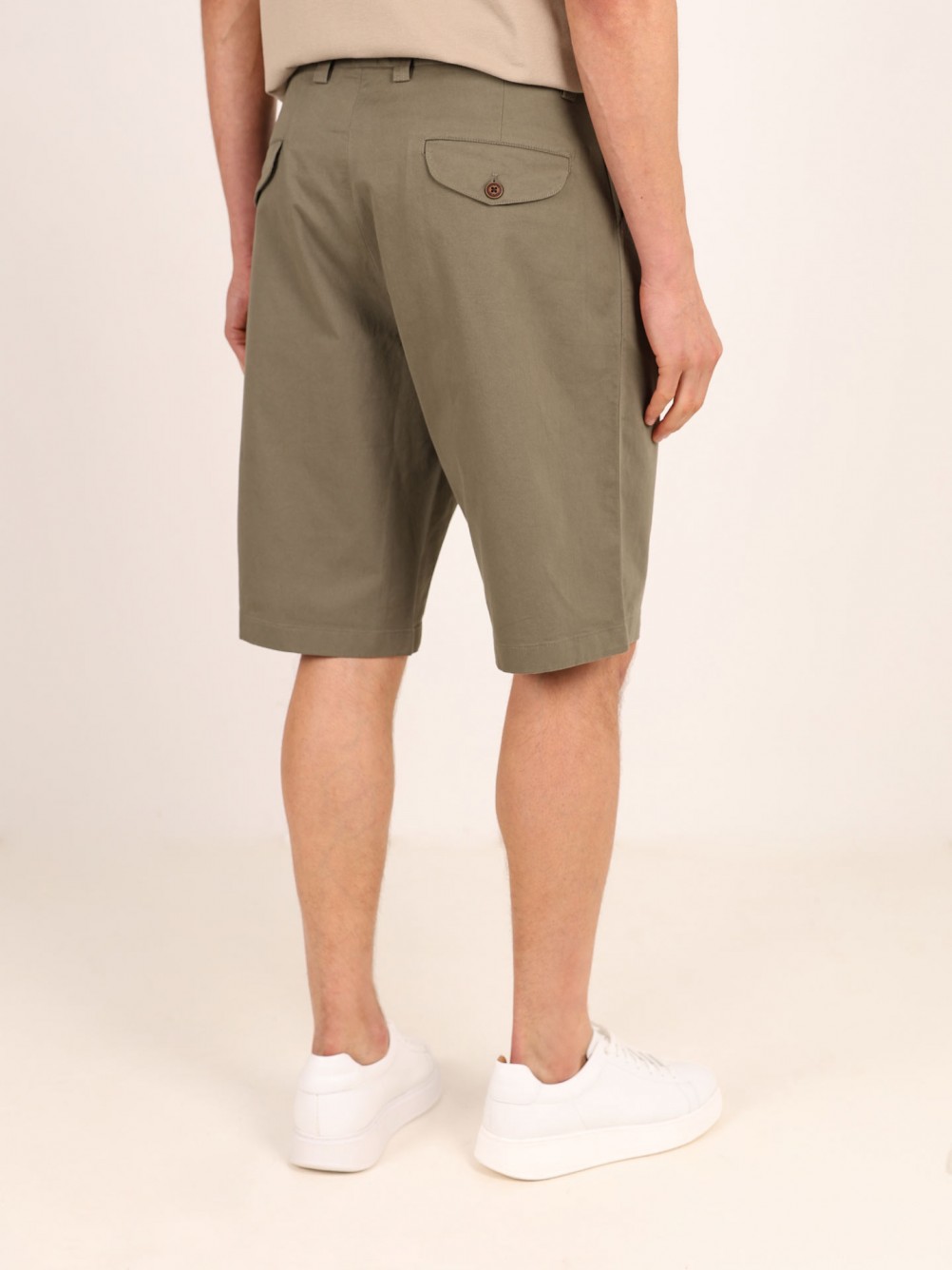 Chino-style cotton Bermuda shorts