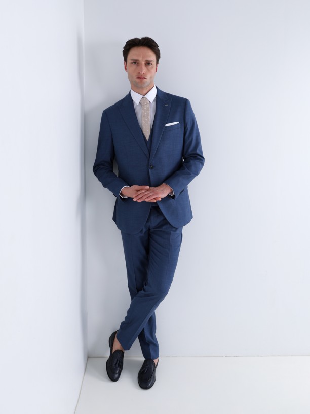 Traje liso de corte slim con chaleco