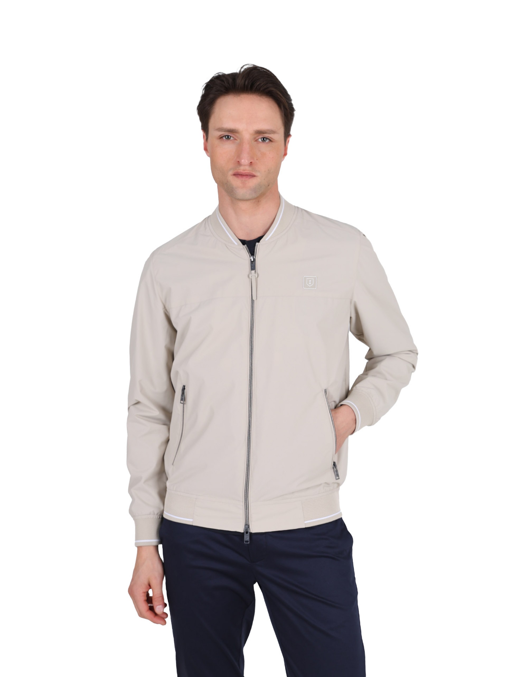 Cazadora bomber ligera