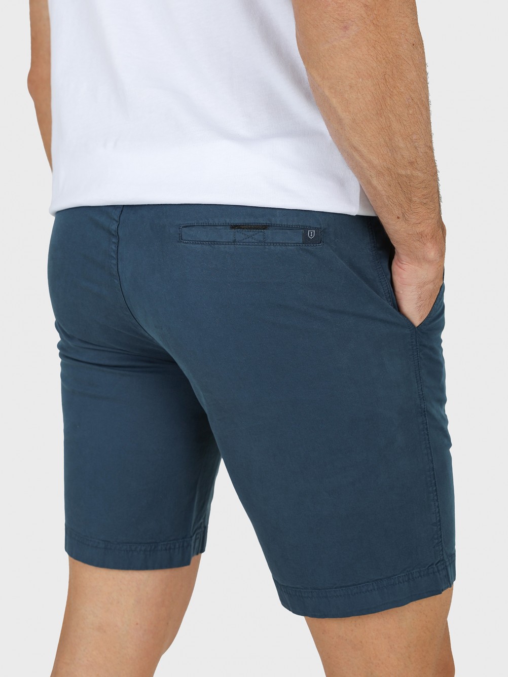 Cotton elastic chino shorts
