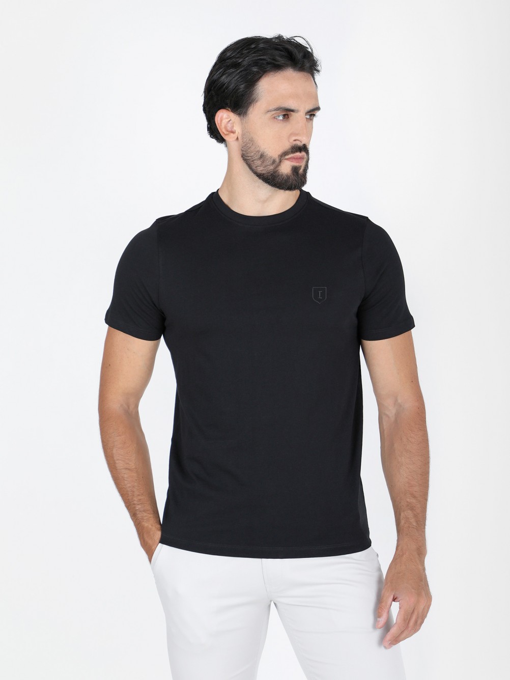T-shirt lisa algod�o gola redonda