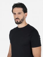 T-shirt lisa algod�o gola redonda
