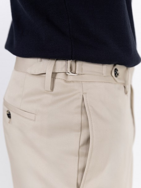 Pantalones de corte regular en mezcla de algodón Pantalones de corte regular en mezcla de algodón