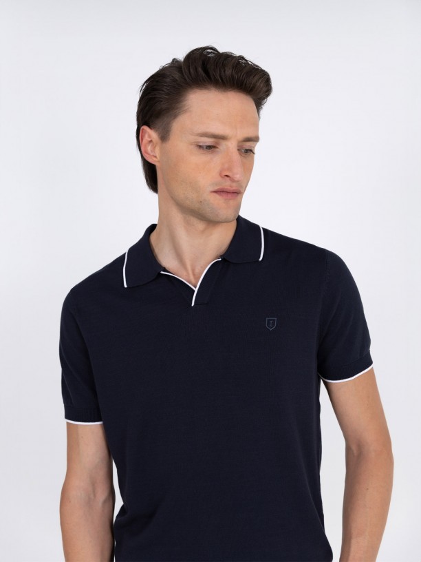 Polo with classic collar Polo with classic collar