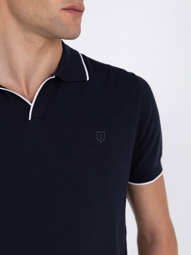 Polo with classic collar Polo with classic collar