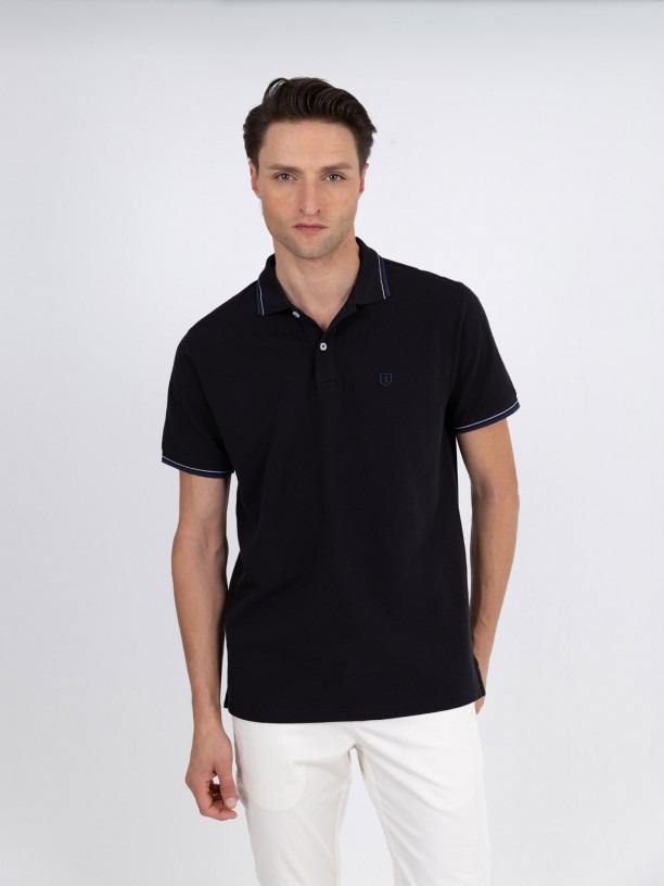Polo 100% algodão com detalhe na gola e manga Polo 100% algodão com detalhe na gola e manga