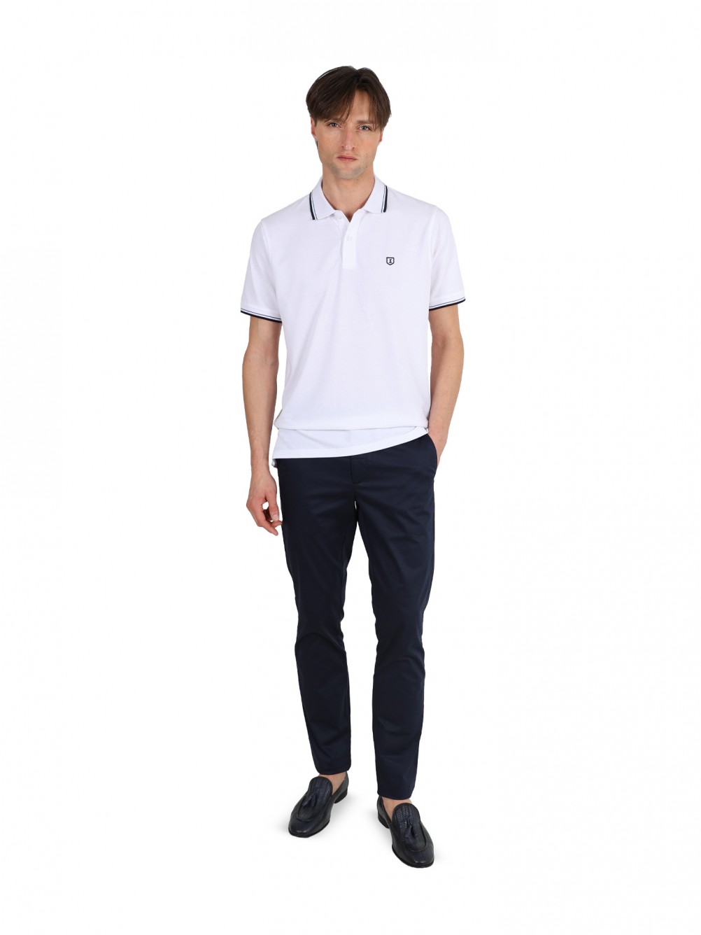 Polo 100% algodão com detalhe na gola e manga