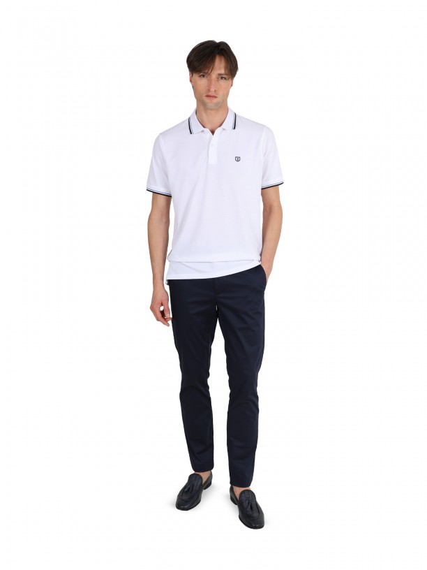 Polo 100% algodão com detalhe na gola e manga Polo 100% algodão com detalhe na gola e manga