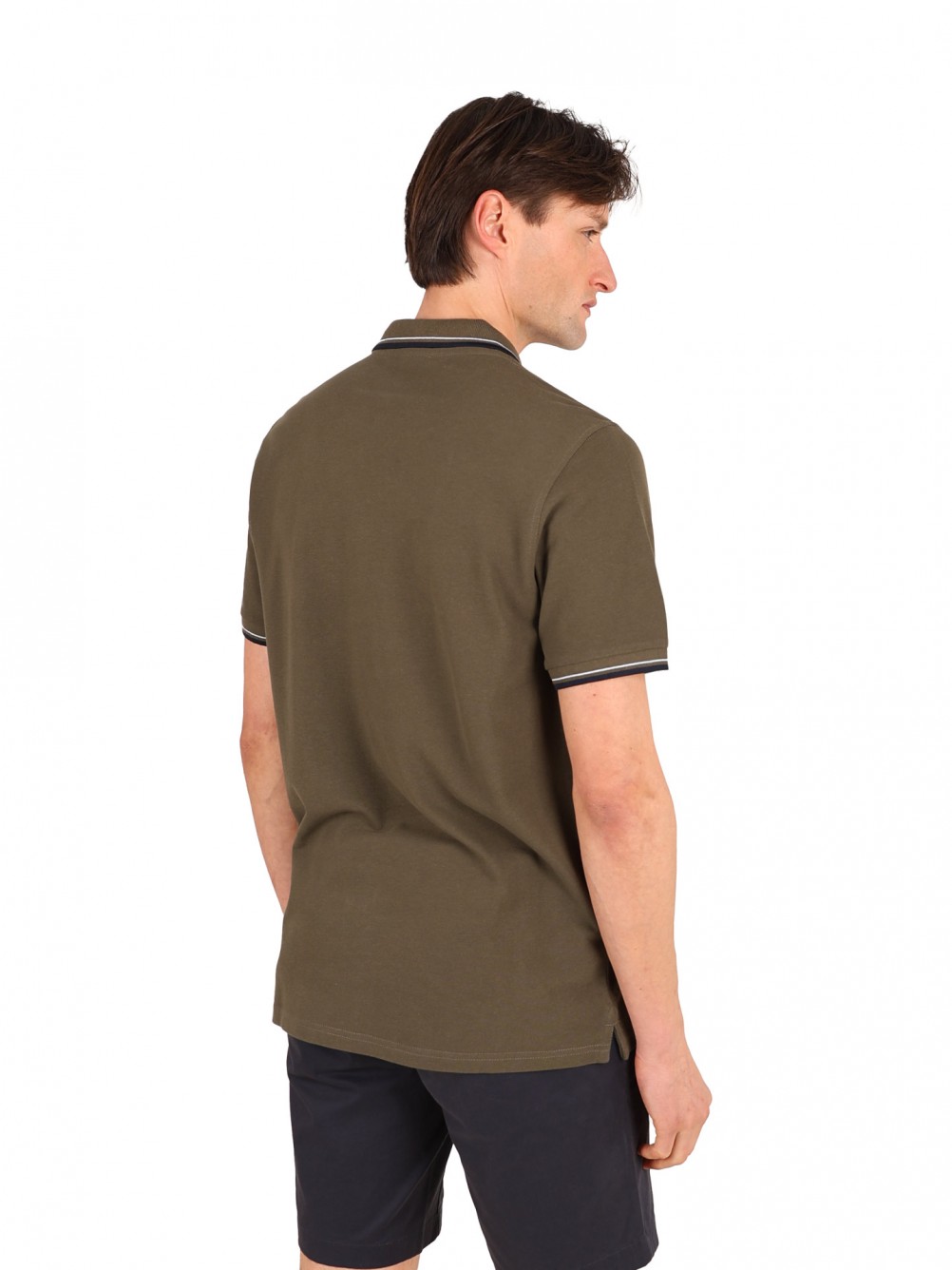 Polo 100% algodão com detalhe na gola e manga